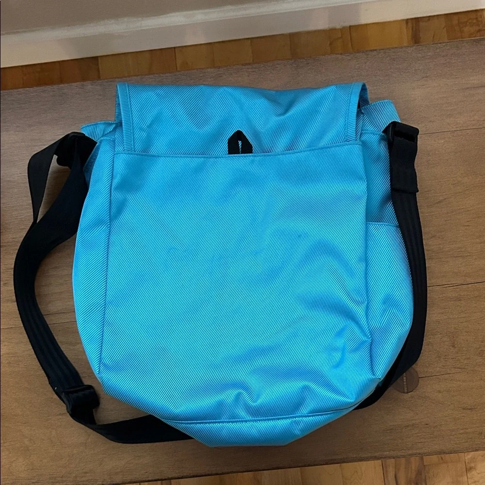Columbia AZZA II Vibrant Blue Messenger Bag